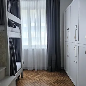  Hostal The Host Italia