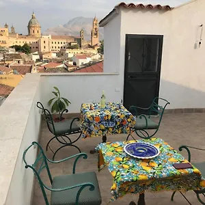 Casa Rosa , Palermo Italia